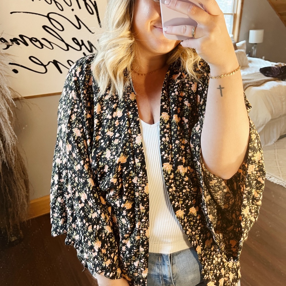 Sim & Sam Floral Kimono